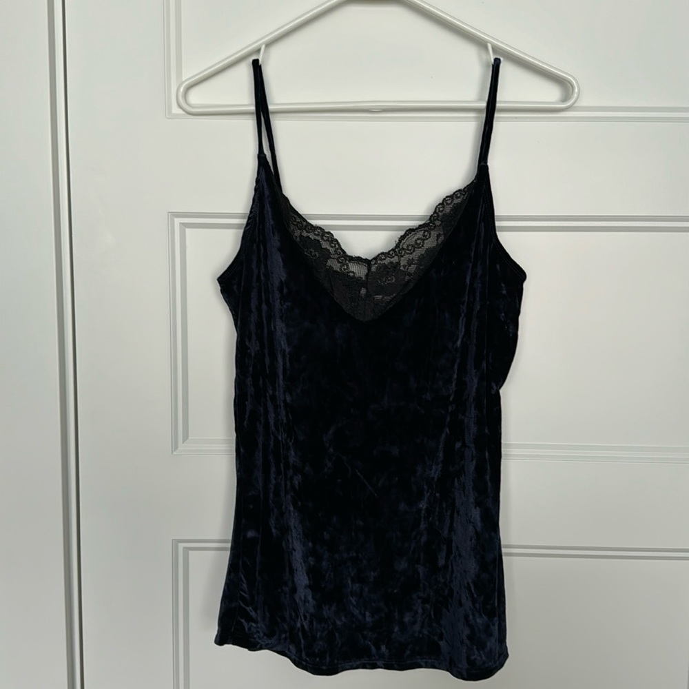 Socialite Velvet Lace V Neck Tank Top in Small